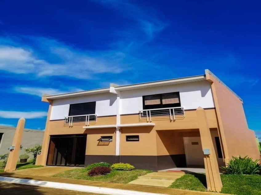 2 BEDROOM TOWNHOUSE IRIGA CITY!!!