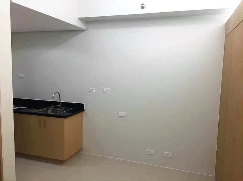 Condo Unit For Rent - 34th Floor Tower 4 at Fern/Grass Residences