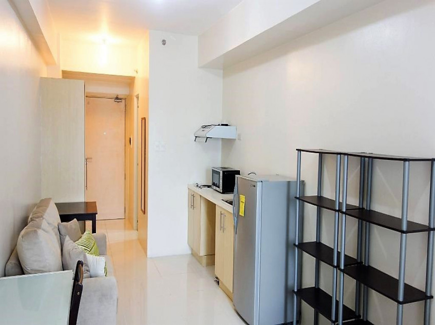 Condo Unit For Rent - 22nd Floor at 2 Torre Lorenzo