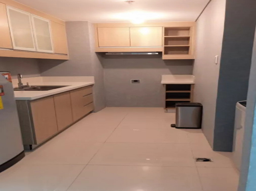 1 Bedroom High Rise apartment Bristol Parkway Place