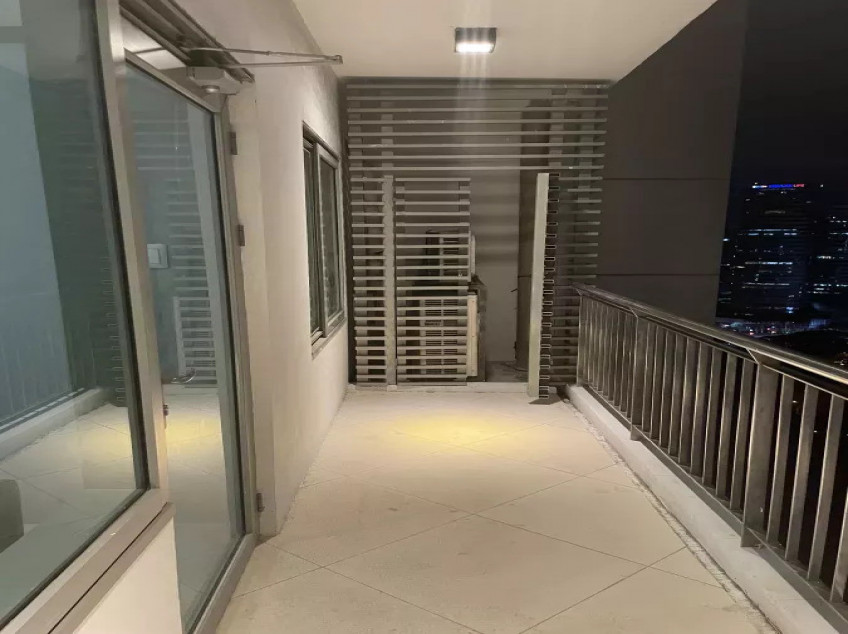 1 Bedroom High Rise apartment Bristol Parkway Place