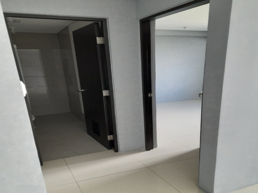 1 Bedroom High Rise apartment Bristol Parkway Place