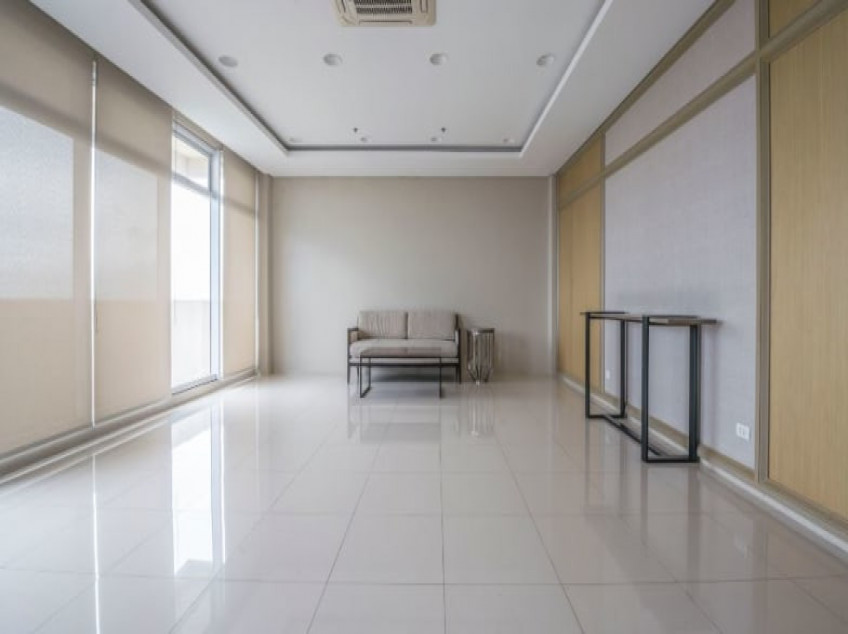 2 Bedroom Unit with balcony Rfo in Vista Shaw Mandaluyong City, Metro Manila