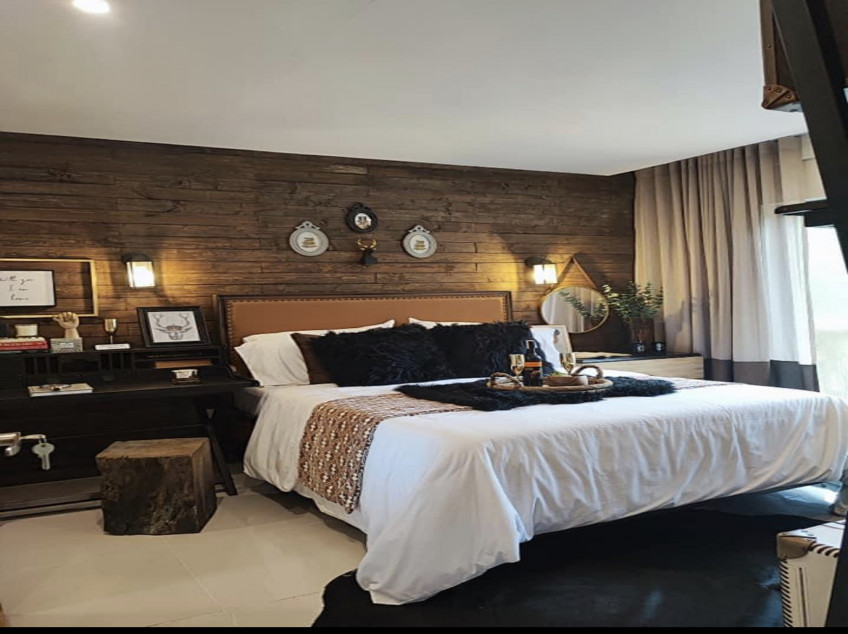 1 Bedroom unit w/balcony in Alpine villas at Tagaytay Crosswinds