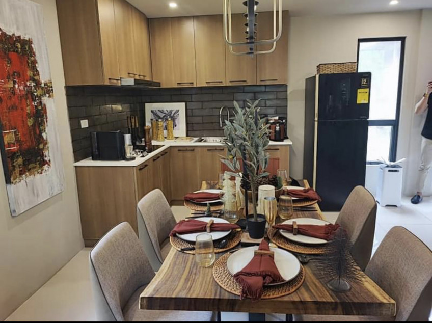 1 Bedroom unit w/balcony in Alpine villas at Tagaytay Crosswinds