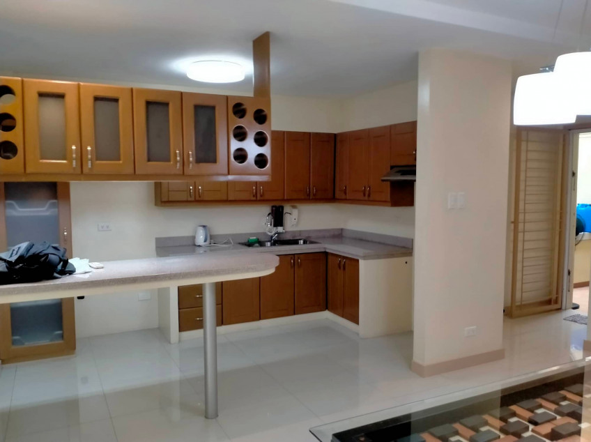 5 Bedroom With 2 Parking Slot For Sale In Northview 1 Batasan Hills