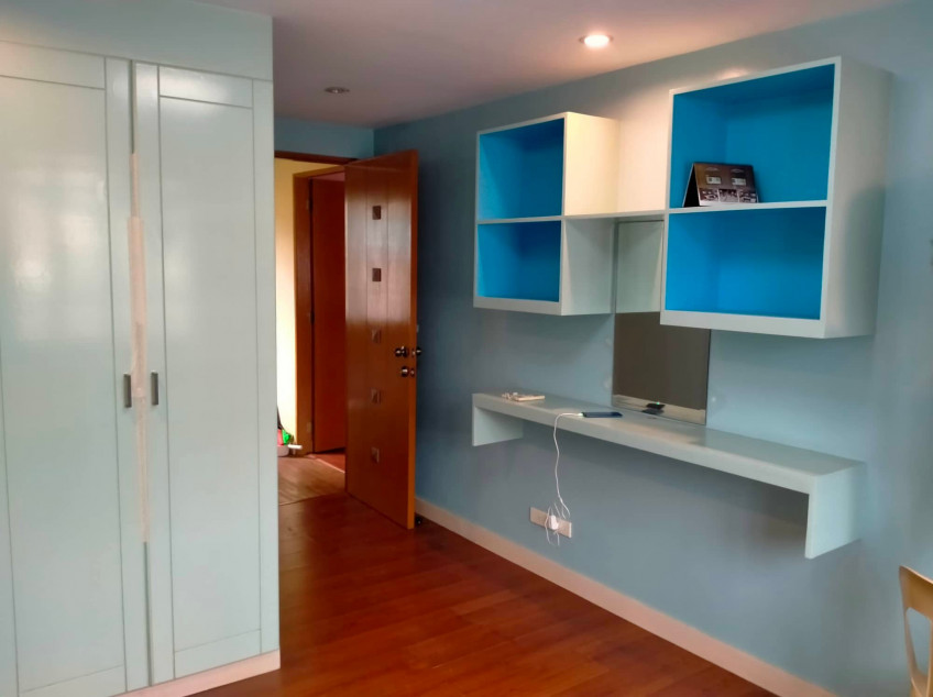 5 Bedroom With 2 Parking Slot For Sale In Northview 1 Batasan Hills