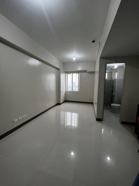 Pasalo studio condo in manila