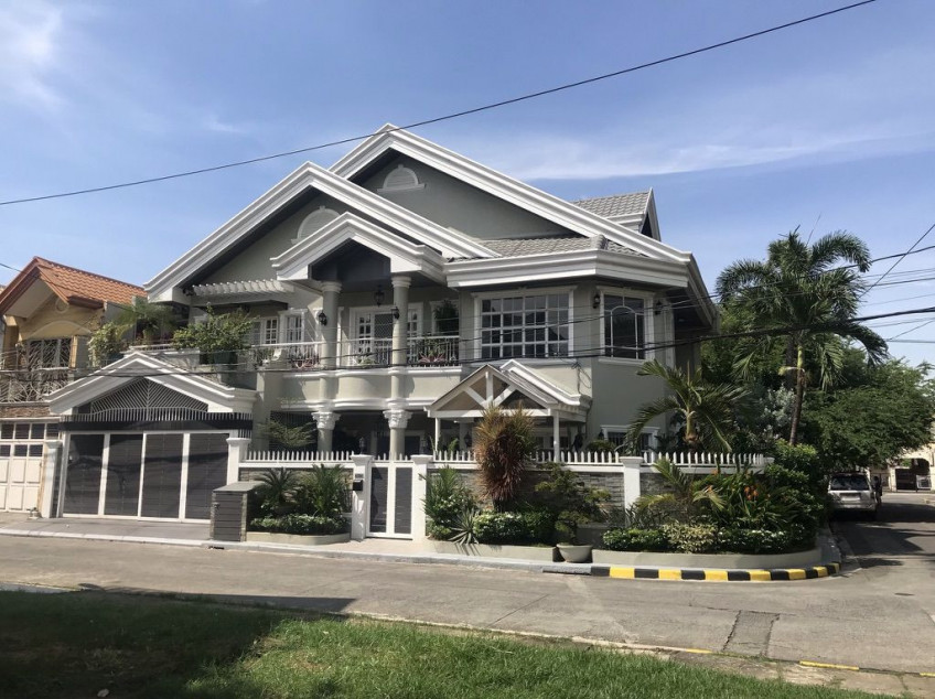 5BR House & Lot in Greenwoods Executive Village Cainta