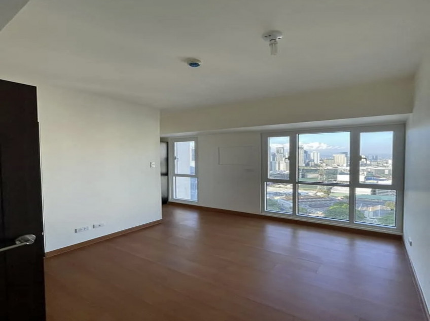 Rent to Own 2BR Condo for Sale in Axis Residences Pioneer Mandaluyong