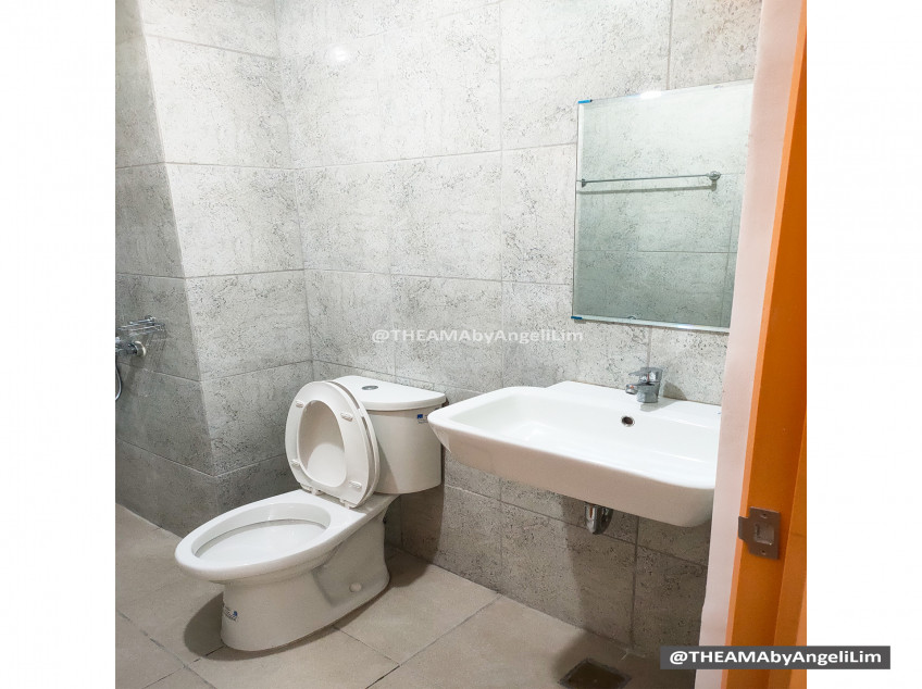 12Y 33 sqm. High Rise Condo Clean 1BR Studio for Rent with Kitchen & CR Ortigas / Mandaluyong