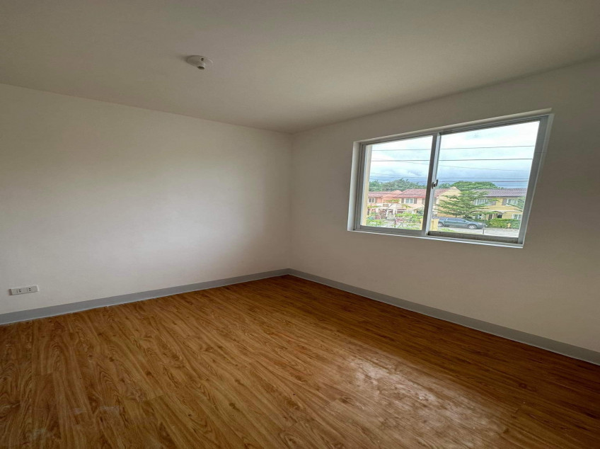 Camella Bacolod 5 Bedroom House with Carport & Balcony For Sale