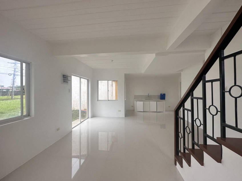 Camella Bacolod 5 Bedroom House with Carport & Balcony For Sale