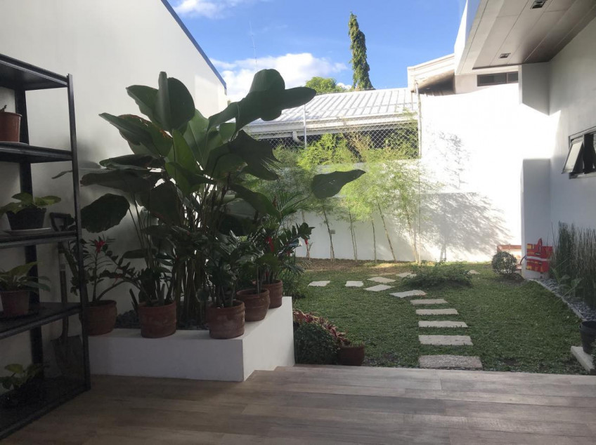 Fully Furnished Modern House for Rent in Alabang