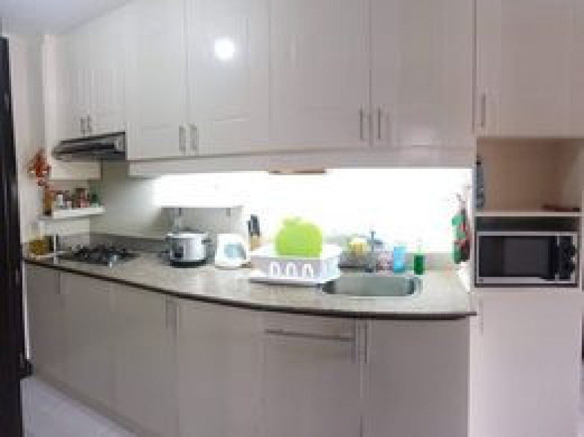 2 BED, 2 BATH, FULLY FURNISHED CONDO C/W PARKING SPACE , 42 SQ  IN CHATEAU ELYSEE, PARANAQUE