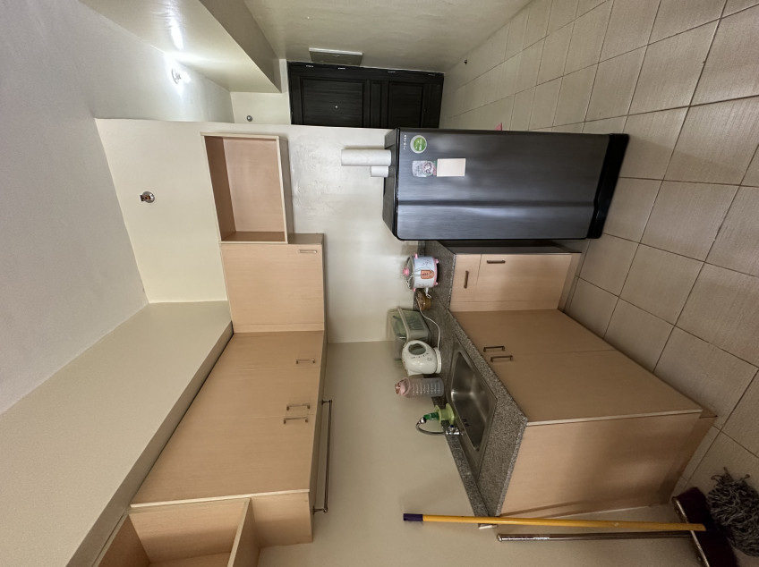 RUSH SALE! 23 sqm Studio Type CONDOminium Unit at Crown Tower University Belt