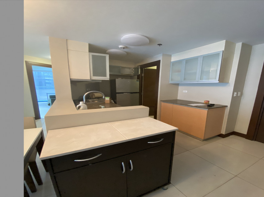Corner 2bedroom unit Salcedo Makati