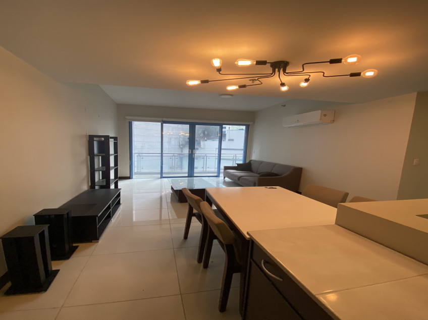 Corner 2bedroom unit Salcedo Makati