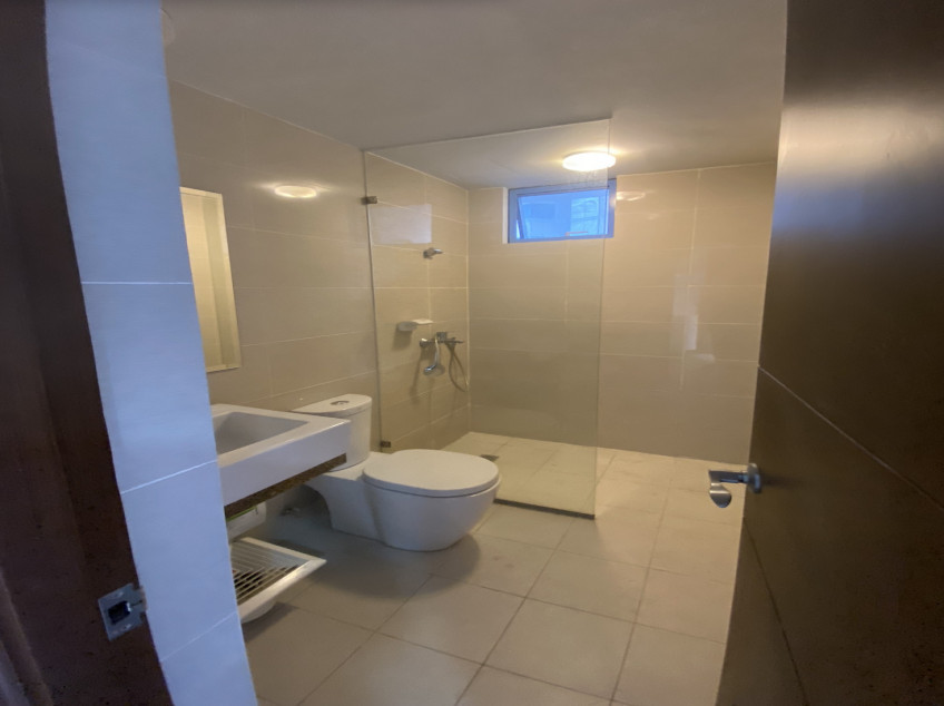 Corner 2bedroom unit Salcedo Makati