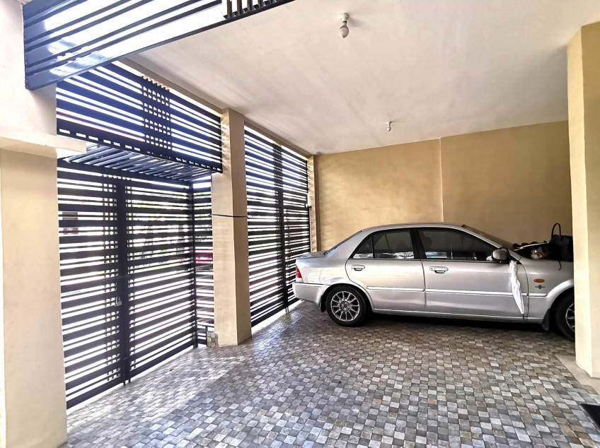 BF Resort House with 25 sqm lot at the back