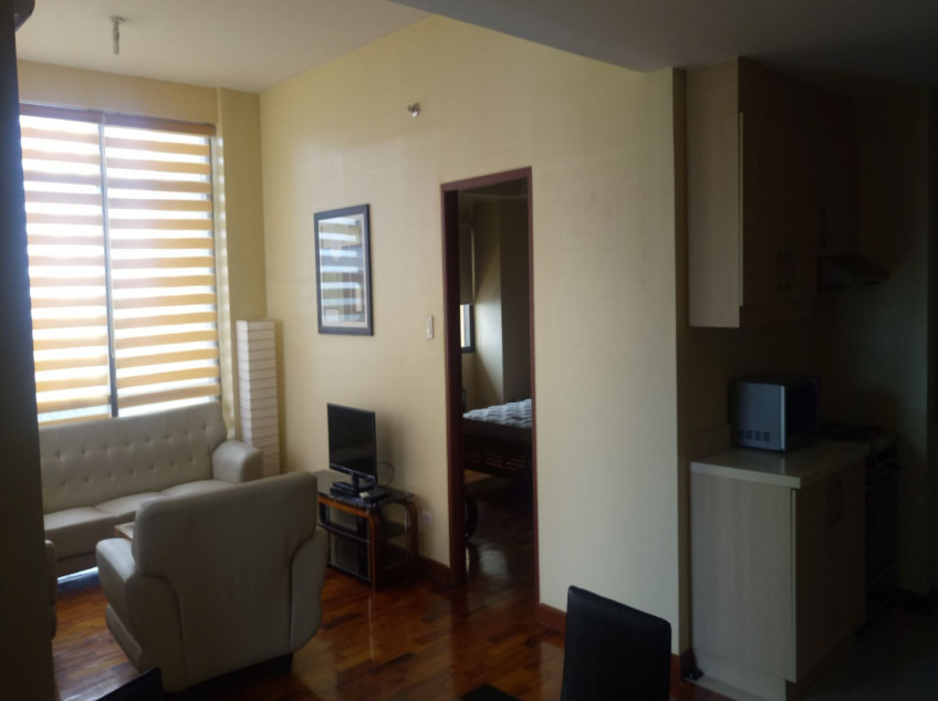 FOR RENT SPACIOUS 1 BEDROOM FULLY FURNISHED AT MOSAIC TOWER MAKATI