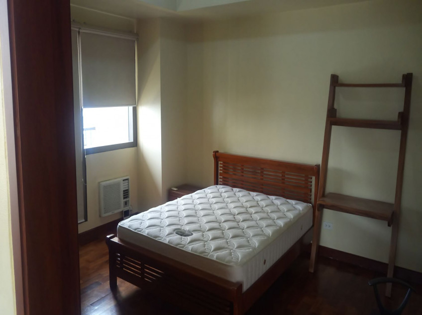 FOR RENT SPACIOUS 1 BEDROOM FULLY FURNISHED AT MOSAIC TOWER MAKATI