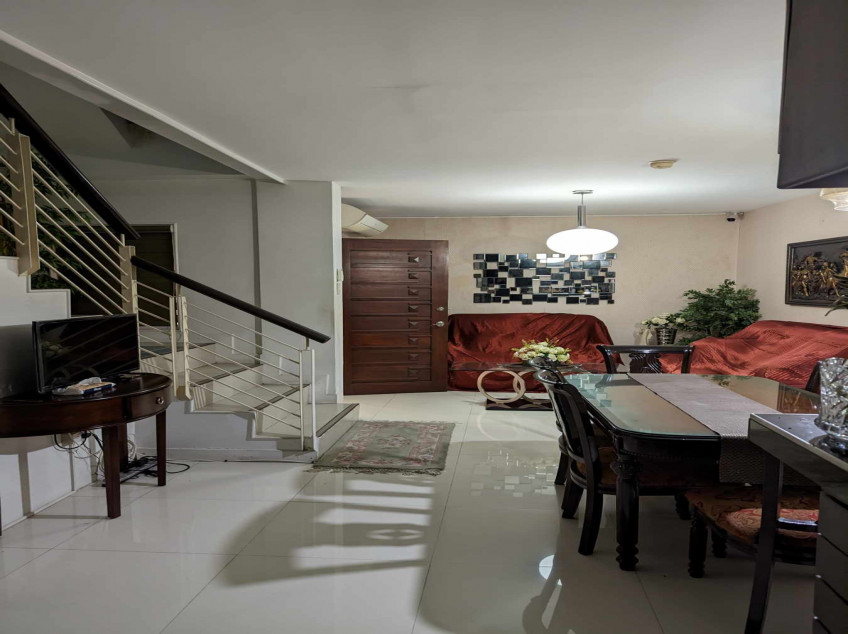 3 Storey Townhouse for sale in Cubao Newly Renovated End Unit