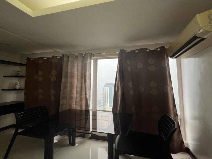 1 BR w/ balcony For Sale facing Manila Bay near UP  Manila