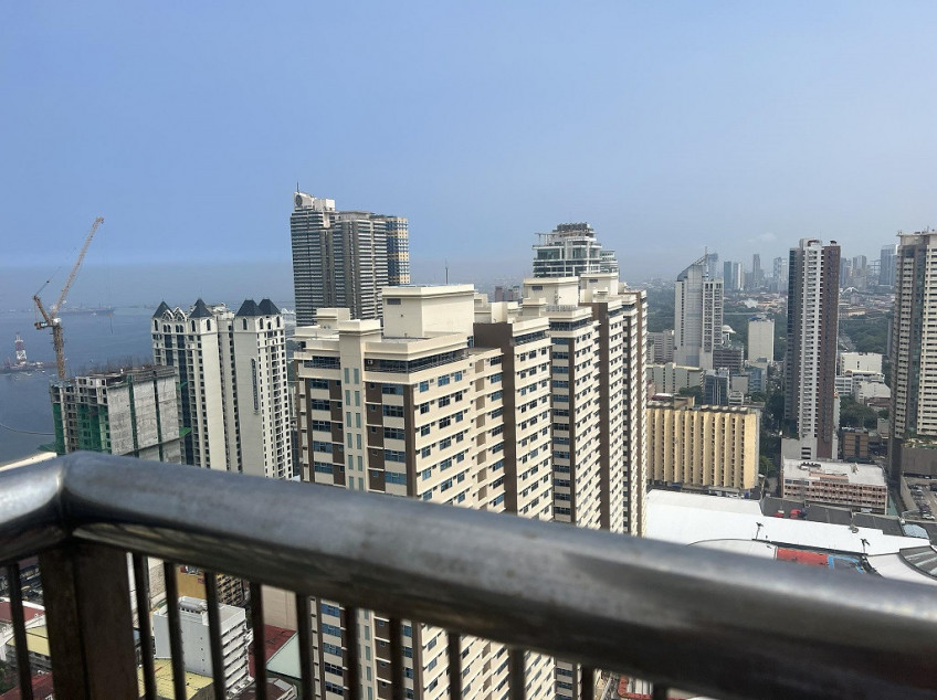 1 BR w/ balcony For Sale facing Manila Bay near UP  Manila