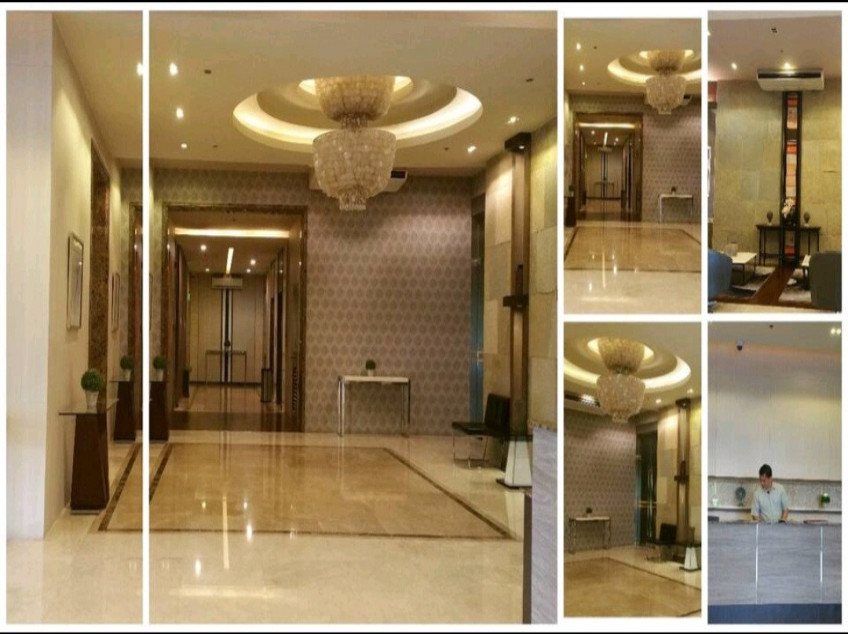 Corner Studio Unit Just Above The Mall!