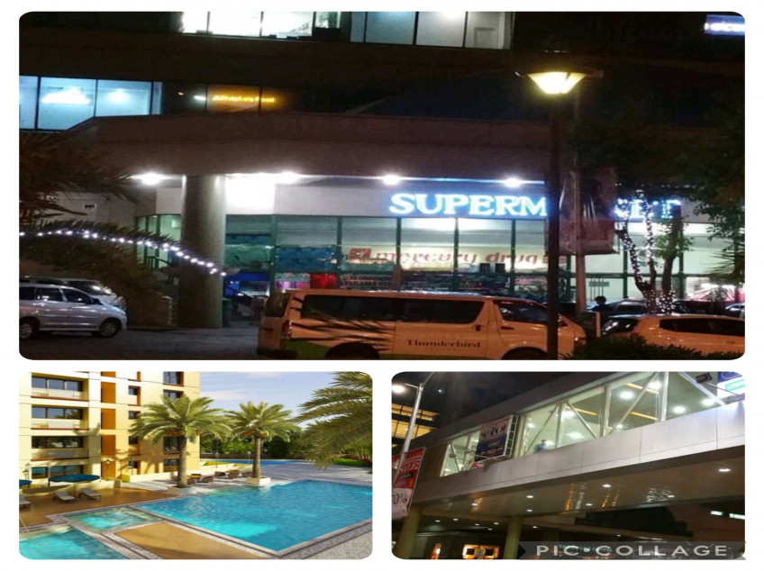 Corner Studio Unit Just Above The Mall!