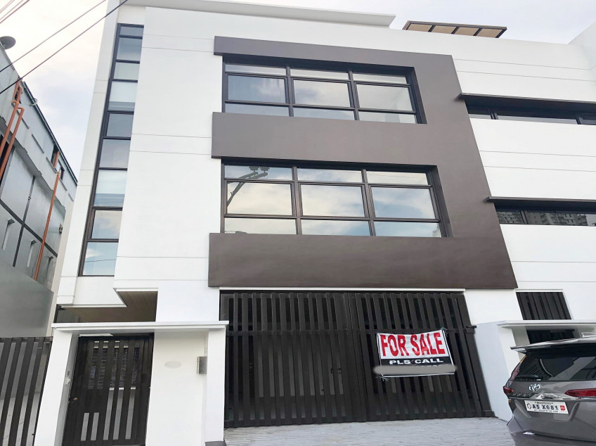 3BR Kapitolyo Pasig Townhouse High-end RFO for Sale