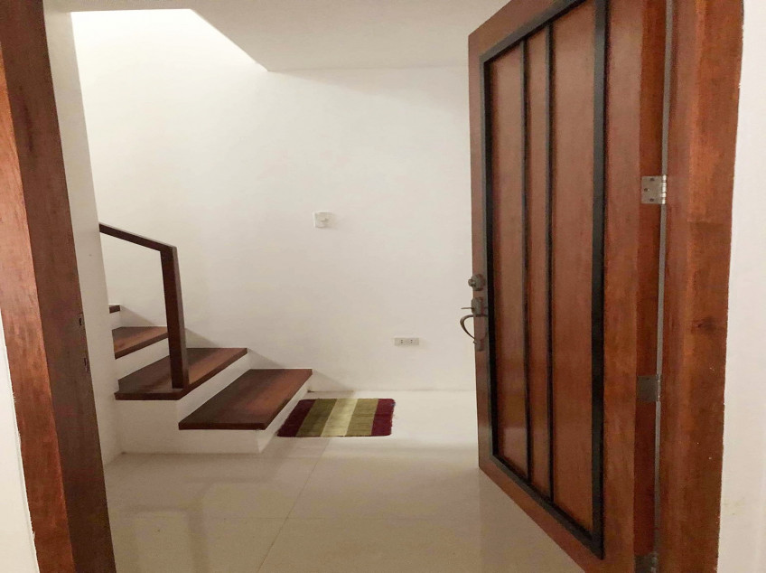 3BR Kapitolyo Pasig Townhouse High-end RFO for Sale
