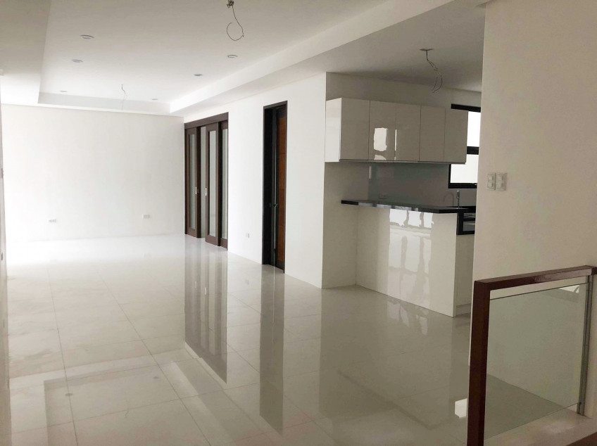 3BR Kapitolyo Pasig Townhouse High-end RFO for Sale
