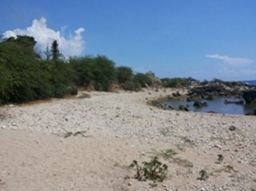 Beach front at Quirino, Bacnotan
