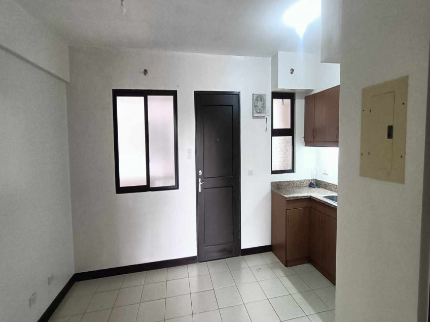 2 BR for Rent bare type at Siena Park Residence, Paranaque