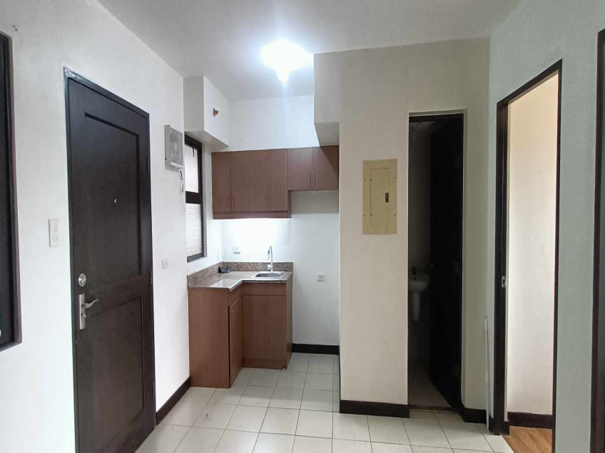 2 BR for Rent bare type at Siena Park Residence, Paranaque