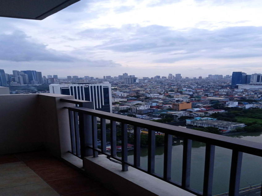 Condo Unit For Rent - 39th Floor Hibiscus Tower at Tivoli Garden Residences