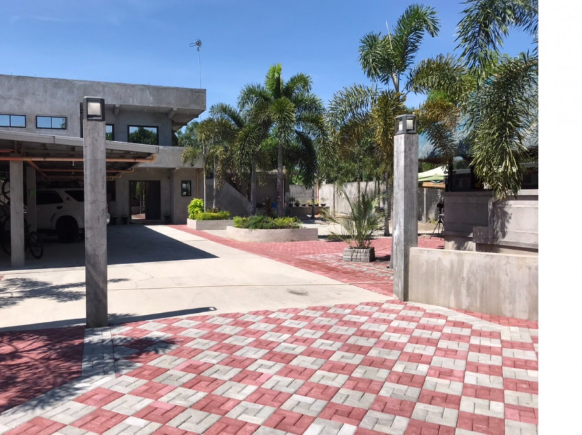 House and Lot  For Sale in Tarlac (780 sq.m + 120 sq.m Driveway)