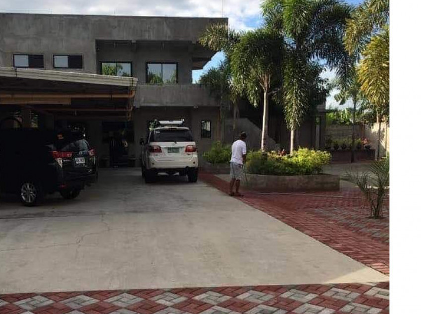 House and Lot  For Sale in Tarlac (780 sq.m + 120 sq.m Driveway)