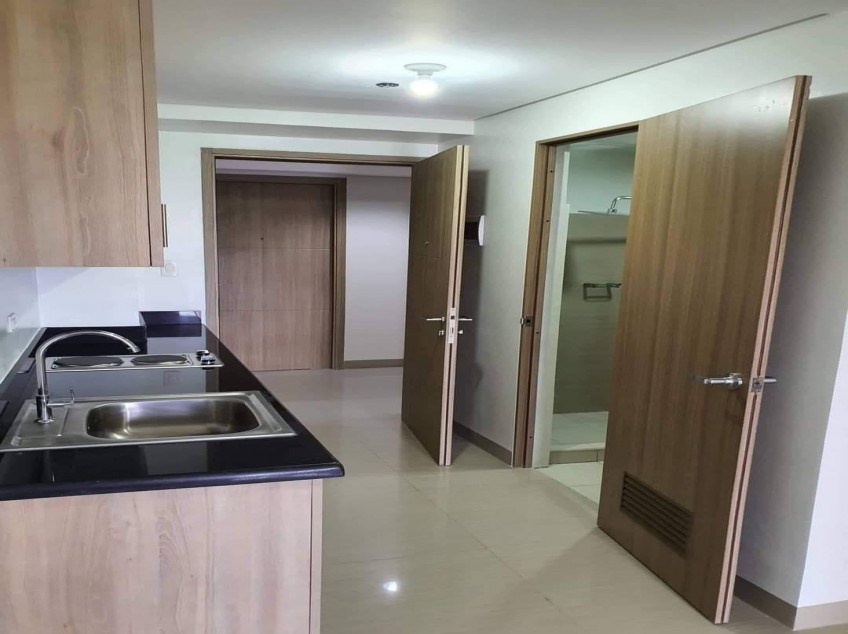 RENT TO OWN CONDO AFTER SPOT DOWNPAYMENT INFRONT OF MOA