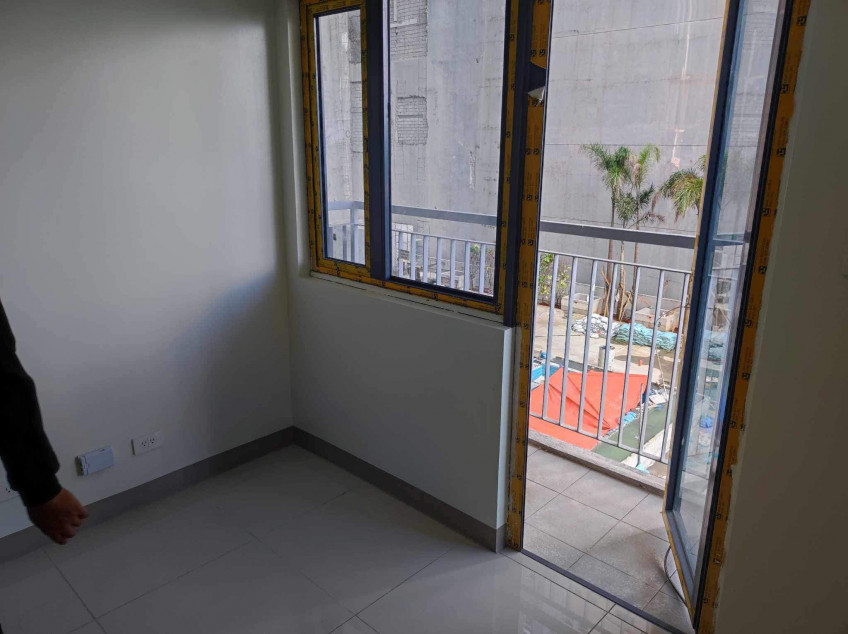 GLAM RESIDENCES 1 BR W/ BALCONY ALONG EDSA KAMUNING BESIDE GMA 7 TOWER