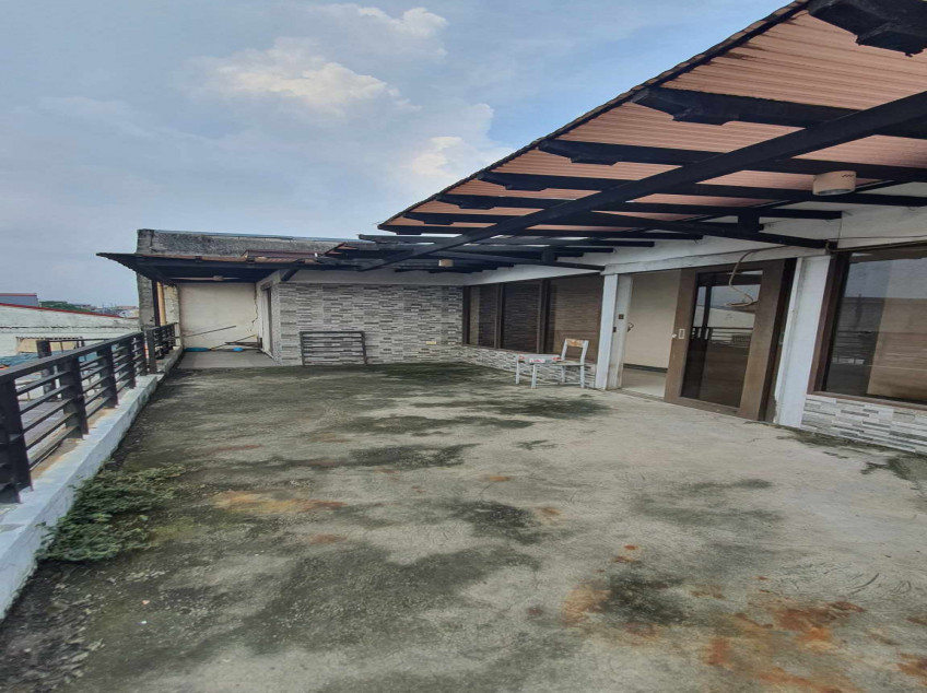 3-STOREY 7-BEDROOM HOUSE & LOT FOR SALE in Brgy Wawa, Taguig City