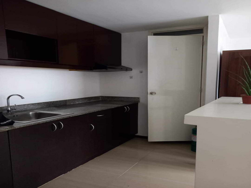 RUSH FOR SALE 1 Studio Unit w/Balcony – 4TH FLOOR BLDG 2