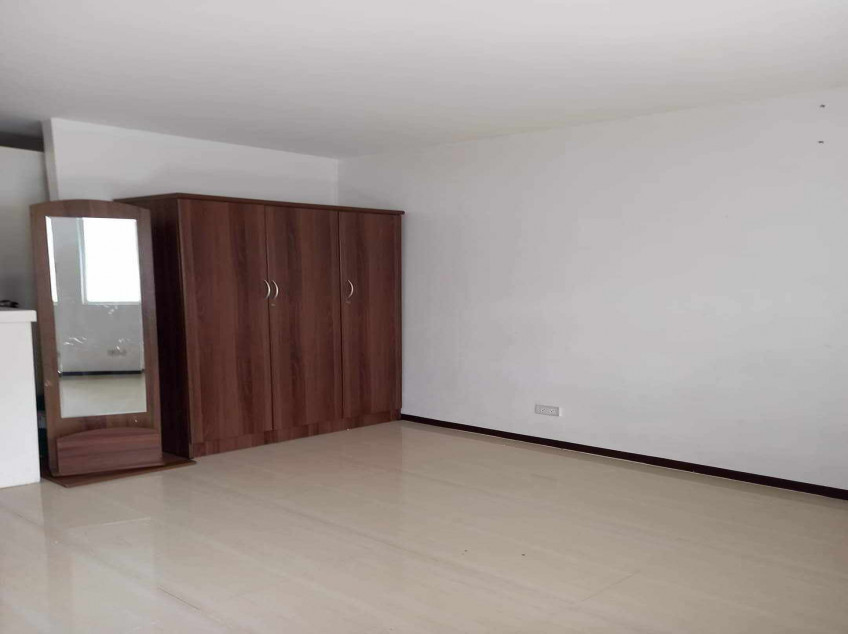 RUSH FOR SALE 1 Studio Unit w/Balcony – 4TH FLOOR BLDG 2