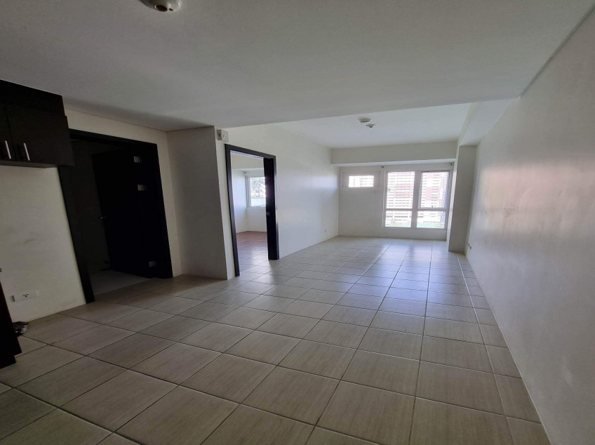 Condo Pasalo - Pioneer Woodlands, Mandaluyong City 30.26 sqm 1BR semi-furnished