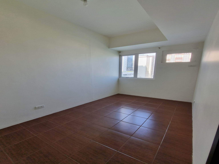 Condo Pasalo - Pioneer Woodlands, Mandaluyong City 30.26 sqm 1BR semi-furnished