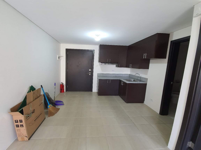 Condo Pasalo - Pioneer Woodlands, Mandaluyong City 30.26 sqm 1BR semi-furnished