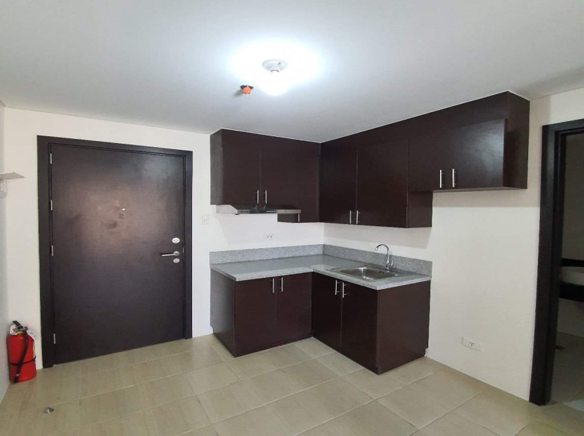 Condo Pasalo - Pioneer Woodlands, Mandaluyong City 30.26 sqm 1BR semi-furnished