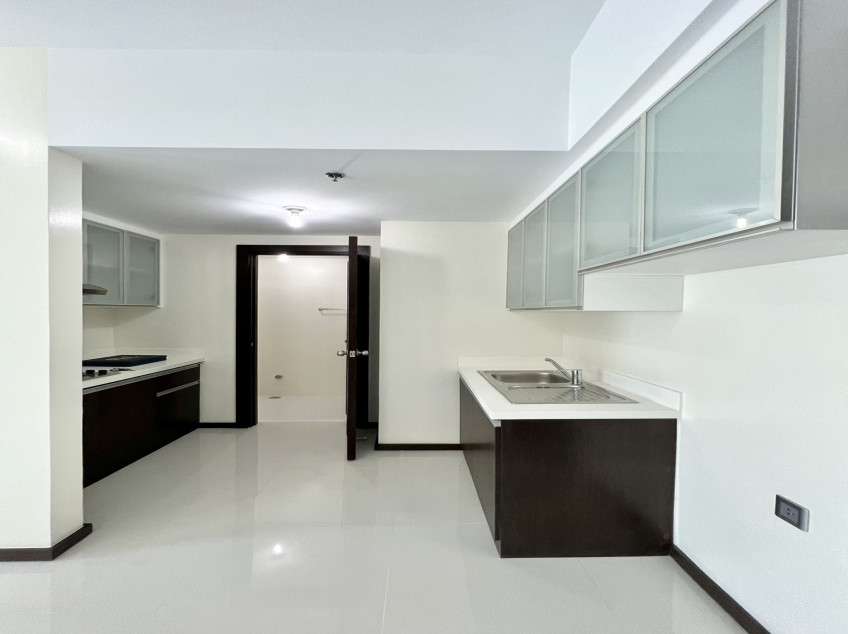 Unfurnished 2BR For Sale@Trion 3, 8th Avenue, BGC